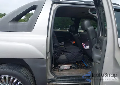 2004 Chevrolet Avalanche 1500 from USA, damaged, VIN 3GNEC12T04G275497